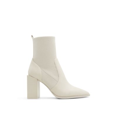 Sara Heeled chelsea booties