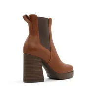 Tate Heeled chelsea booties