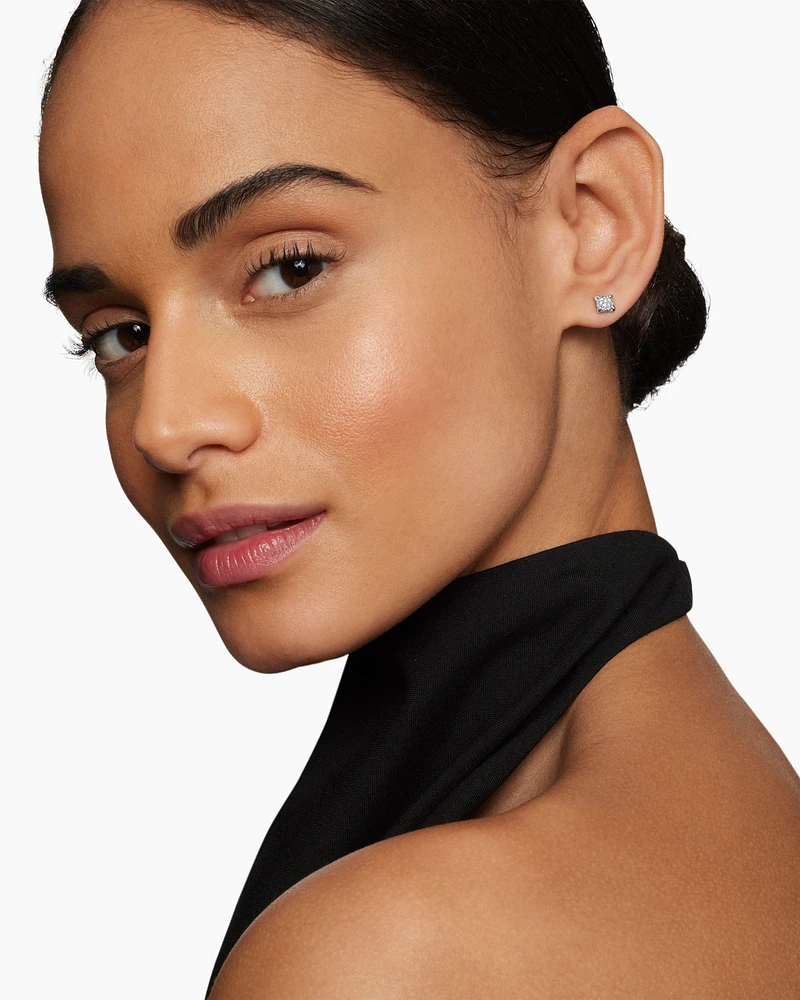 Petite Chatelaine Stud Earrings in 18K White Gold with Pavé, 5mm