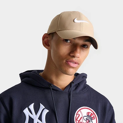 Nike Dri-FIT Club Structured Swoosh Strapback Hat