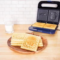 Star Wars: The Mandalorian Baby Yoda and Mandalorian Waffle Maker