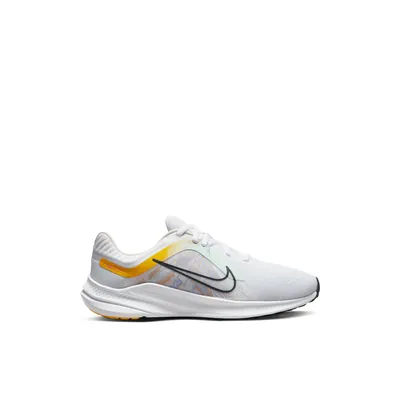 Nike Quest 5 - Chaussures athlétiques multifonction pour femmes Blanc Textile Maille