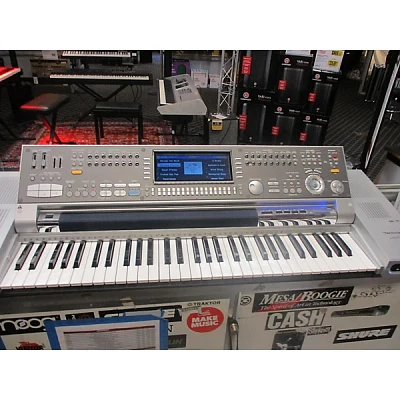 Used Technics KN7000 Keyboard Workstation