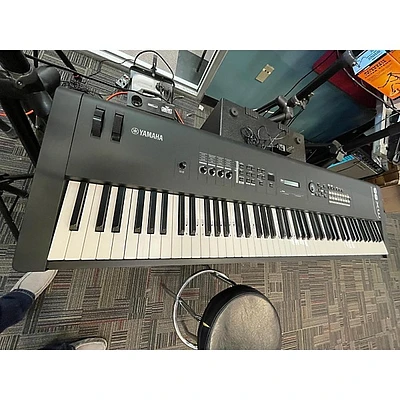 Used Yamaha MX88BK Synthesizer