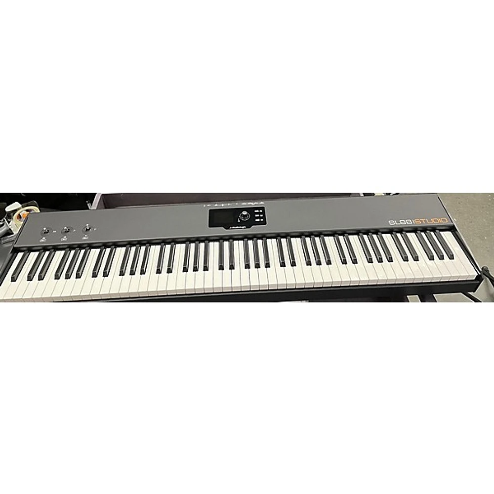 Used Studiologic SL88 ISTUDIO Keyboard Workstation