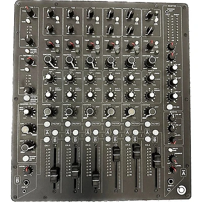 Used PLAYdifferently PLAYdifferently MODEL 1 6-Channel Premium Analogue DJ Mixer DJ Mixer