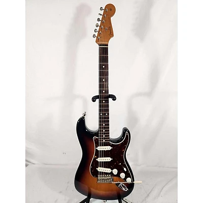 Used Fender Classic Series '60s Stratocaster Lacquer Solid Body Electric Guitar