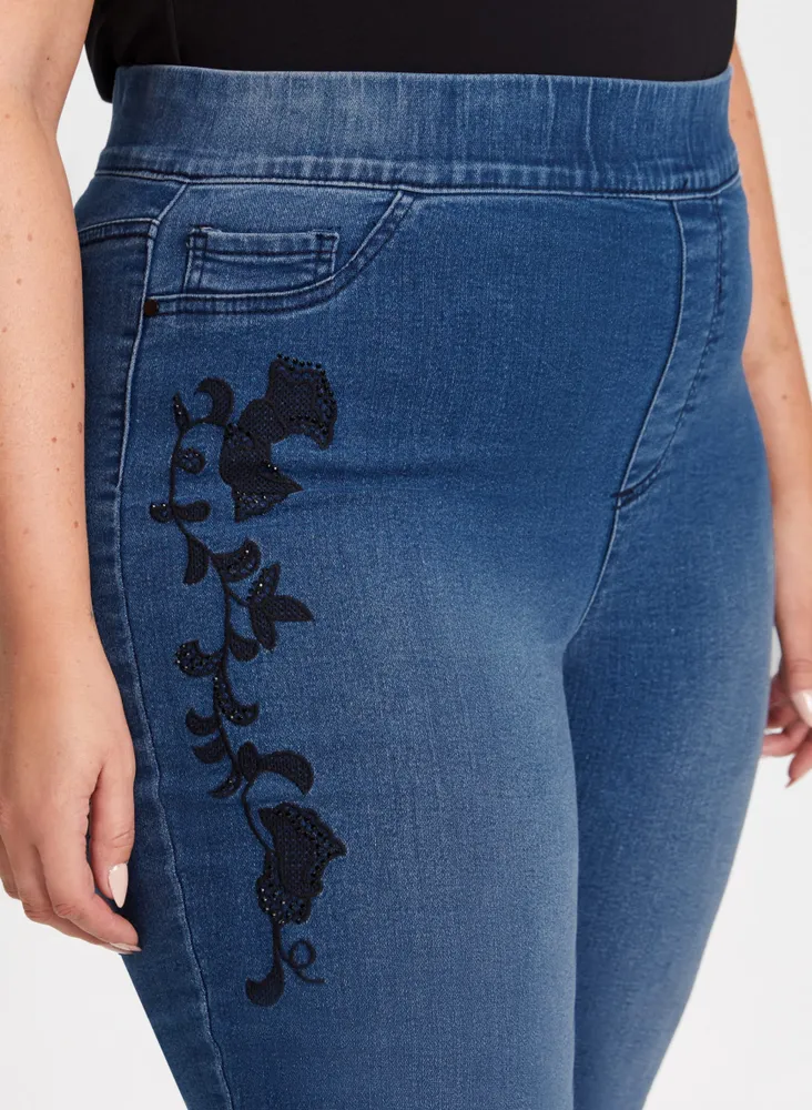 Floral Embroidery Pull-On Jeans