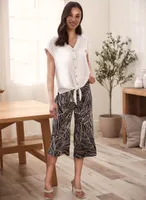 Palm Leaf Print Pull-On Capris