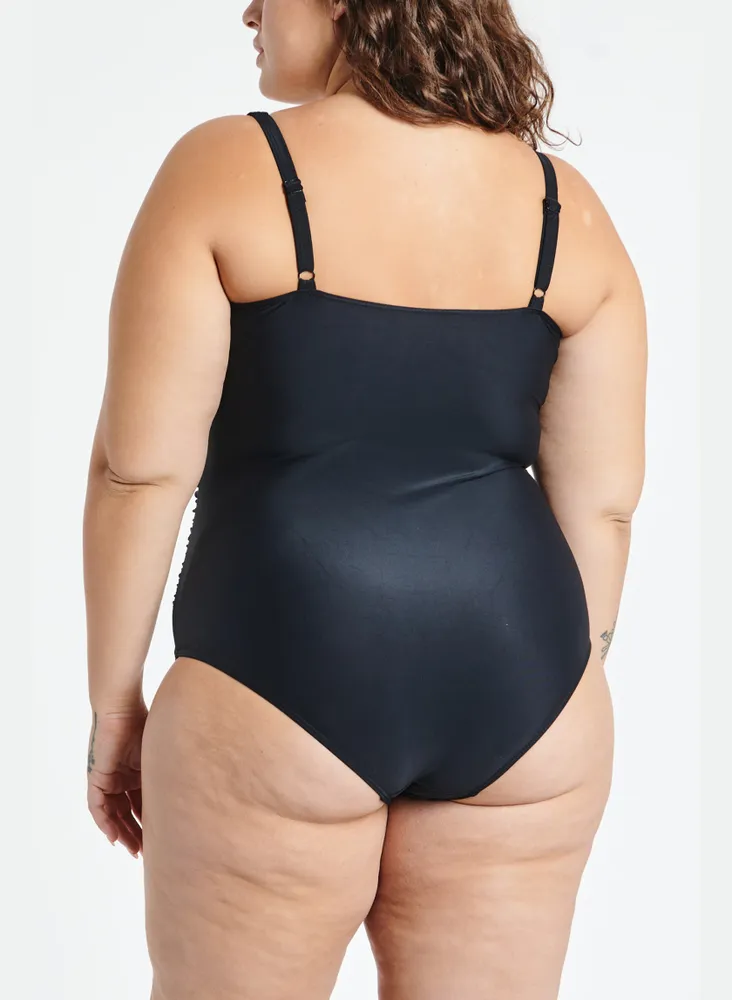 Solid-Colour One-Piece Swimsuit