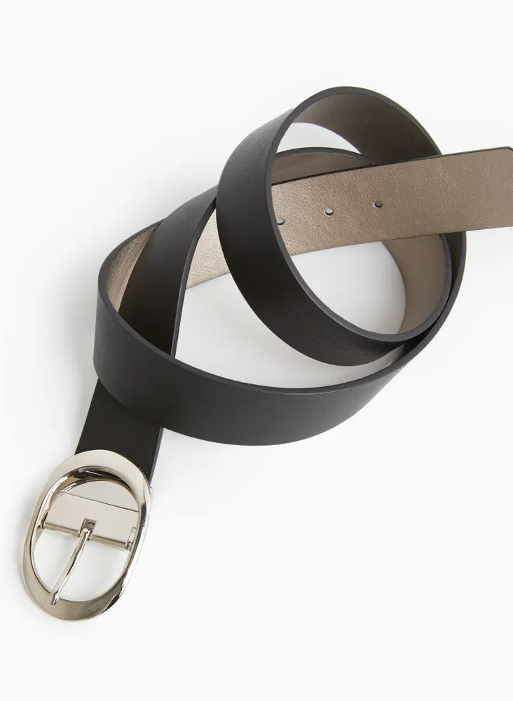 Oval Buckle Reversible Belt