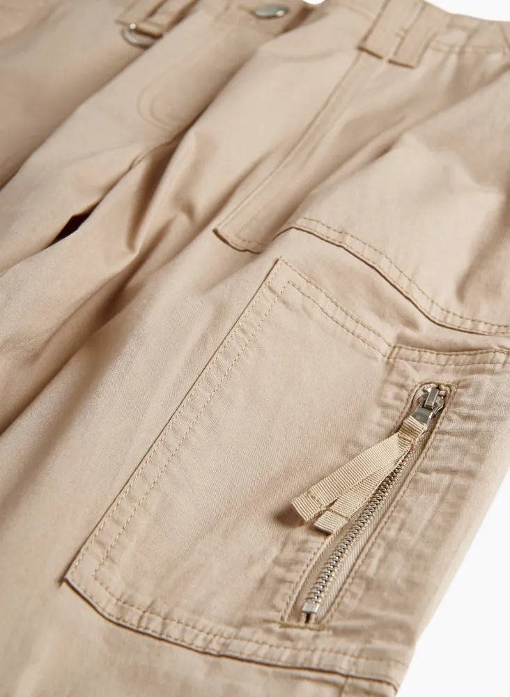 Zipper Detail Cargo Capris