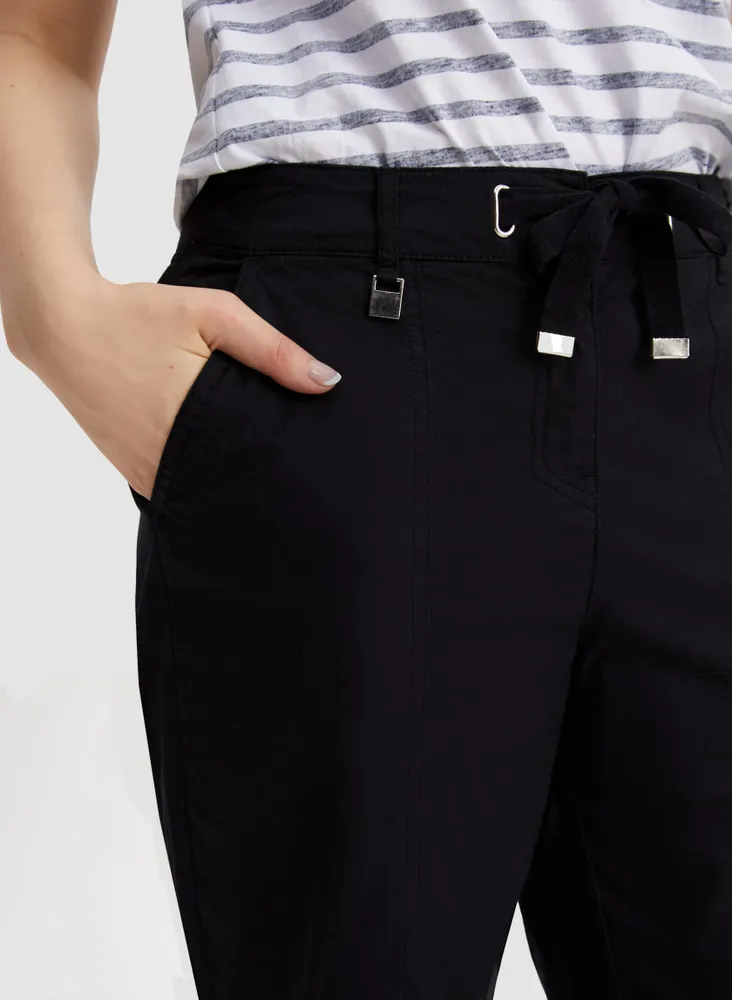 Lace-Up Detail Capri Pants