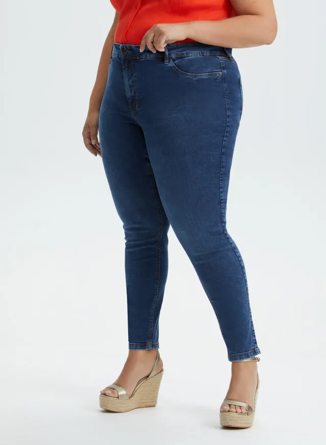 Buy La Vie En Rose Cotton Fitted Capri In Blue