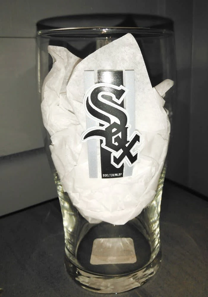 Chicago White Sox 20 OZ Half Stripe Pint Glass - Black