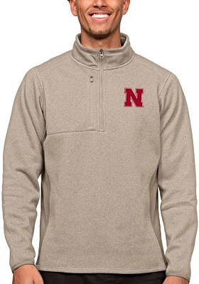 Mens Nebraska Cornhuskers Oatmeal Antigua Course Qtr Zip Pullover