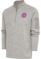 Antigua South Bend Cubs Mens Oatmeal Fortune Long Sleeve Qtr Zip Fashion Pullover