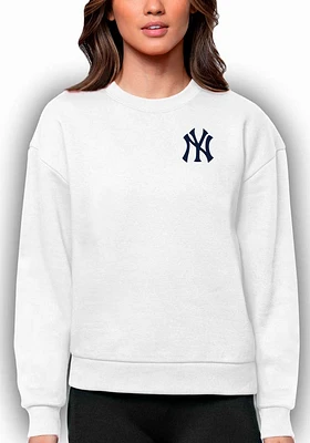 Antigua New York Yankees Womens Victory Crew Sweatshirt