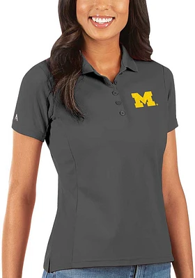 Antigua Michigan Wolverines Womens Legacy Pique Short Sleeve Polo Shirt