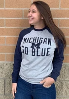 Colosseum Michigan Wolverines Mens Grey Cross Country Long Sleeve Crew Sweatshirt