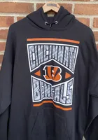 Zubaz Cincinnati Bengals Mens Black Zebra Diamond Block Logo Long Sleeve Hoodie