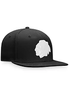 Chicago Blackhawks Mens Black White Logo Core Fitted Hat