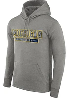 Nike Michigan Wolverines Mens Grey Therma Essential Hood