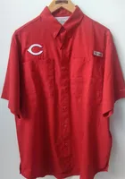 Columbia Cincinnati Reds Mens TAMIAMI Short Sleeve Dress Shirt