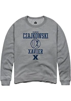 Elouise Czajkowski  Rally Xavier Musketeers Mens Graphite NIL Sport Icon Long Sleeve Crew Sweats..