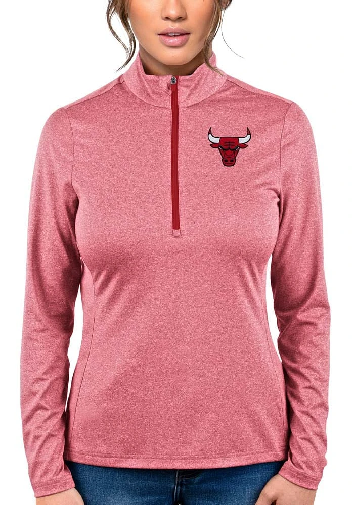 Antigua Chicago Bulls Womens Red Rally 2 Qtr Zip Pullover