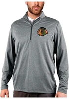 Antigua Chicago Blackhawks Mens Charcoal Rally 2.0 Long Sleeve Qtr Zip Pullover