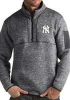Antigua New York Yankees Mens Grey Fortune Long Sleeve Qtr Zip Pullover