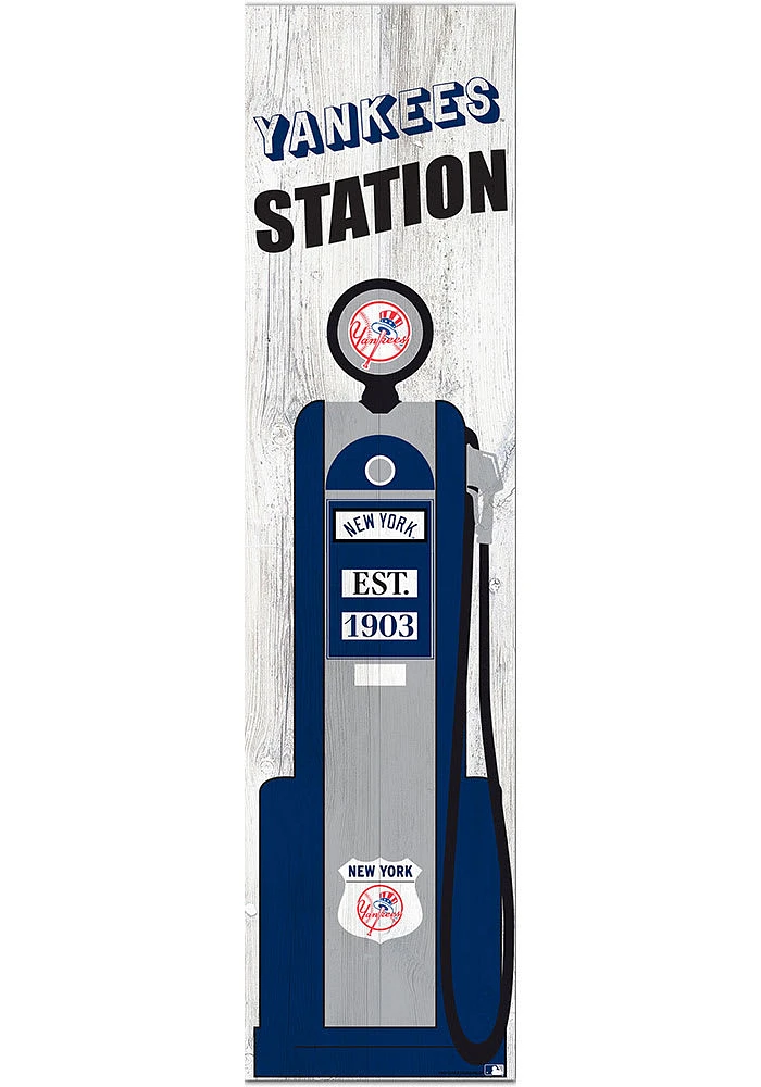 New York Yankees Retro Pump Leaner Sign