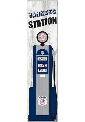 New York Yankees Retro Pump Leaner Sign