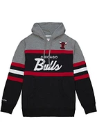 Mitchell and Ness Chicago Bulls Mens Black Head Coach Fashion Hood
