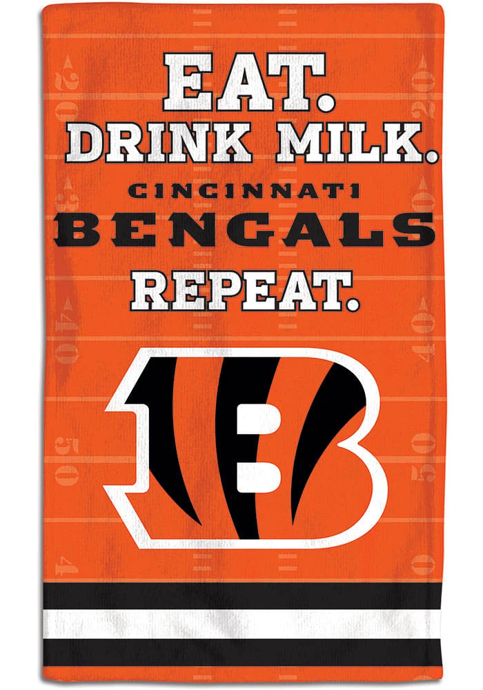 Cincinnati Eat Drink Milk Bib