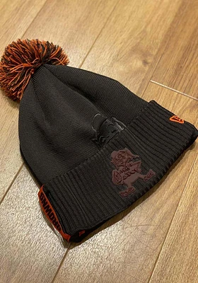 New Era Cleveland Browns Retro Dart Cuff Pom Tech Mens Knit Hat