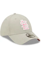 New Era St Louis Cardinals Mens Grey 2022 Mothers Day 39THIRTY Flex Hat