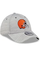 New Era Cleveland Browns Mens Grey 2022 Training Camp Coach 39THIRTY Flex Hat