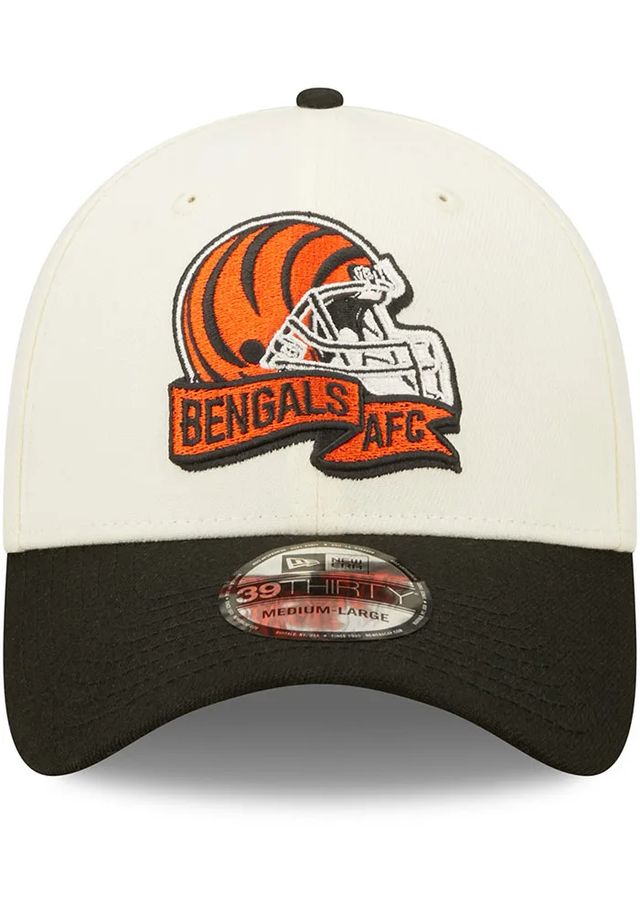 New Era Cincinnati Bengals Mens Ivory 2022 Sideline 39THIRTY Flex Hat