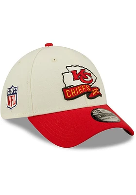 New Era Kansas City Chiefs Mens Ivory 2022 Sideline 39THIRTY Flex Hat