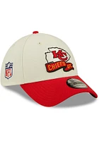 New Era Kansas City Chiefs Mens Ivory 2022 Sideline 39THIRTY Flex Hat