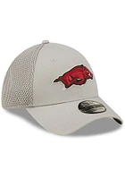 New Era Arkansas Razorbacks Mens Grey Team Neo 39THIRTY Flex Hat