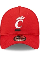 New Era Cincinnati Bearcats Mens Red Essential 39THIRTY Flex Hat