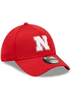 New Era Nebraska Cornhuskers Mens Red Essential 39THIRTY Flex Hat
