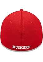 New Era Nebraska Cornhuskers Mens Red Essential 39THIRTY Flex Hat