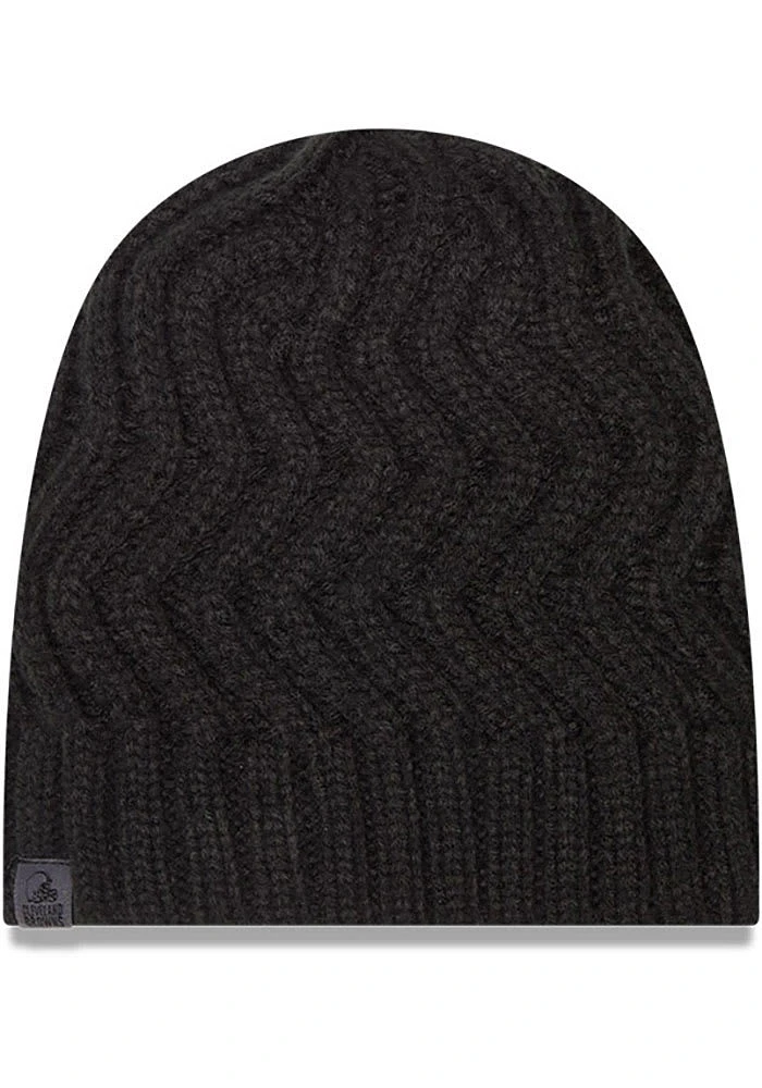 New Era Cleveland Browns Black Refined Womens Knit Hat