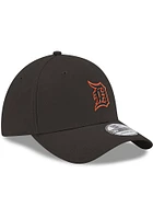 New Era Detroit Tigers Mens Black Color Pop Tonal Team Classic 39THIRTY Iconic Flex Hat