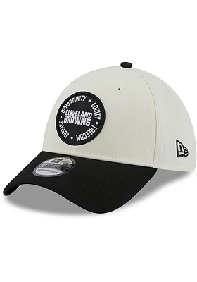New Era Cleveland Browns Mens White 2022 Social Justice 39THIRTY Flex Hat