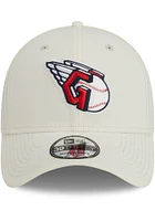 New Era Cleveland Guardians Mens White Classic 39THIRTY Flex Hat